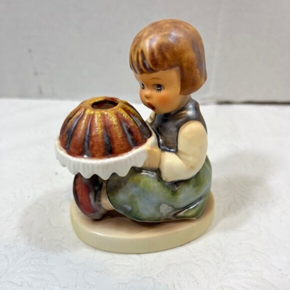 Vintage Goebel Hummel Porcelain Girl Birthday Cake Figurine #338 - Picture 4 of 15